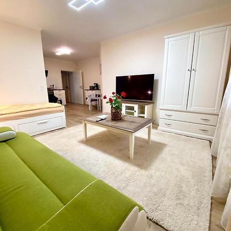 Wohnung Im Erdgeschoss Битигхайм-Биссинген Экстерьер фото