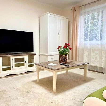 Wohnung Im Erdgeschoss Битигхайм-Биссинген Экстерьер фото