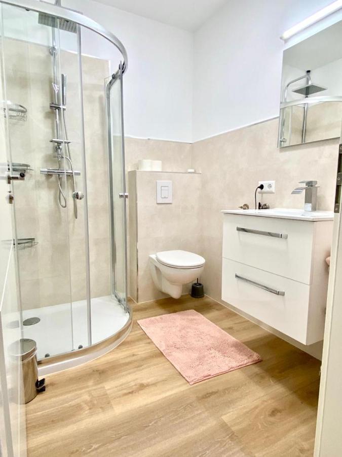 Wohnung Im Erdgeschoss Битигхайм-Биссинген Экстерьер фото